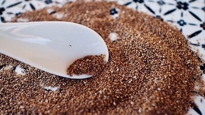 Vitamin B2: The deficiency of this water-soluble vitamin can cause fatigue, swollen throat, blurred vision, and depression. Your skin may crack, or you may develop itching and dermatitis around the mouth. To get over this deficiency, you can include barley, rajma, groundnuts, A2 cow milk, and walnuts to the diet.&nbsp; (Pixabay)