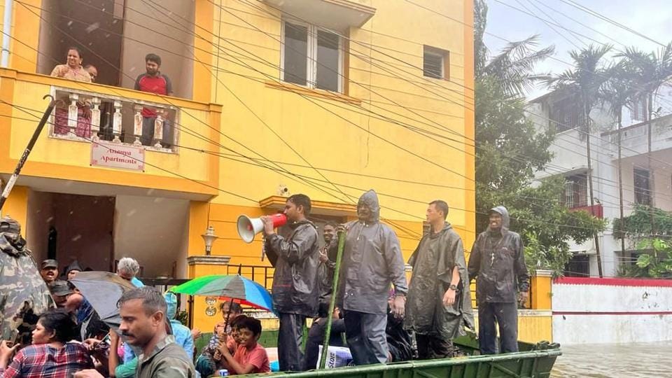 The Madras Unit of the Indian Army rescues people from the waterlogged areas of the Mugalivakkam and Manapakkam areas following heavy rainfall (ANI) The Madras Unit of the Indian Army rescues people from the waterlogged areas of the Mugalivakkam and Manapakkam areas following heavy rainfall (ANI)