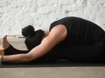 During winter, the shorter days disrupt our sleep and waking cycles, potentially leading to hormonal changes, particularly in the levels of melatonin—the hormone regulating our alertness and sleepiness.