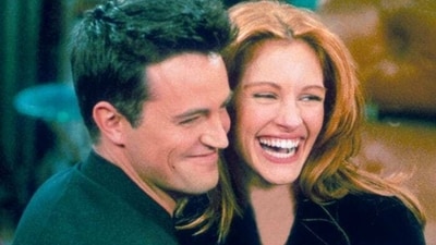 Julia Roberts with Matthew Perry in a still from FRIENDS Julia Roberts with Matthew Perry in a still from FRIENDS