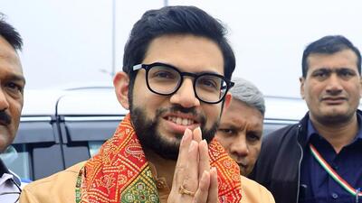 Mathura, Nov 27 (ANI): Shiv Sena (UBT) leader Aaditya Thackeray greets while being welcomed in Mathura on Monday. (ANI Photo) (Aaditya Thackeray Twitter)