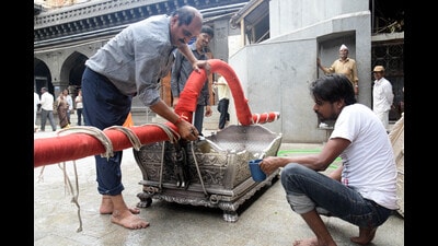 The bandh adversely affected the Sanjeevan Samadhi ceremony of Sant Dnyaneshwar Maharaj. (HT FILE PIC) The bandh adversely affected the Sanjeevan Samadhi ceremony of Sant Dnyaneshwar Maharaj. (HT FILE PIC)