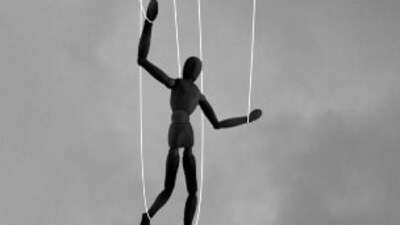When we struggle with trusting people around us, we are filled with the fear of uncertain behaviour patterns – this makes us want to control them. (Unsplash) When we struggle with trusting people around us, we are filled with the fear of uncertain behaviour patterns – this makes us want to control them. (Unsplash)
