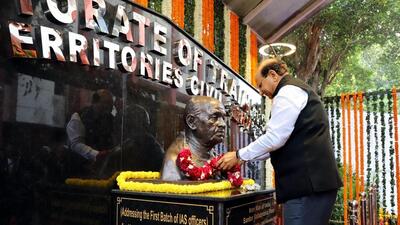Delhi Lieutenant Governor VK Saxena unveils a bust of Sardar Patel in the national capital on Tuesday. (Photo from X) Delhi Lieutenant Governor VK Saxena unveils a bust of Sardar Patel in the national capital on Tuesday. (Photo from X)