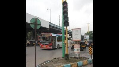 Dhakane, along with respective ward office staff, on Tuesday, visited several spots which result in chaos due to non-functional traffic lights. (REPRESENTATIVE PIC)