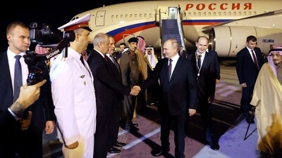 Russian President Vladimir Putin is greeted upon arrival at the airport in Riyadh, Saudi Arabia December 6, 2023. (via REUTERS)