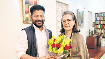 New Delhi: Senior Congress leader Sonia Gandhi with party's Telangana Chief A Revanth Reddy who was elected as the new chief minister of the state, during a meeting at her residence, in New Delhi, Wednesday, Dec, 6, 2023. (PTI Photo) (PTI12_06_2023_000071B) (PTI) New Delhi: Senior Congress leader Sonia Gandhi with party's Telangana Chief A Revanth Reddy who was elected as the new chief minister of the state, during a meeting at her residence, in New Delhi, Wednesday, Dec, 6, 2023. (PTI Photo) (PTI12_06_2023_000071B) (PTI)