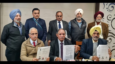 Retired and serving Indian Army officers interacting with media during the press conference at Chandigarh Press Club. (Ravi Kumar/Hindustan Times) Retired and serving Indian Army officers interacting with media during the press conference at Chandigarh Press Club. (Ravi Kumar/Hindustan Times)