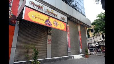 The Enforcement Directorate (ED) carried out raids Mumbai`s popular Saree Shop BharatKshetra at Dadar area in Mumbai The Enforcement Directorate (ED) carried out raids Mumbai`s popular Saree Shop BharatKshetra at Dadar area in Mumbai
