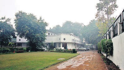 The Flagstaff Road, Civil Lines bungalow that belonged to Salman Rushdie’s father Anis Rushdie. (HT Archive)