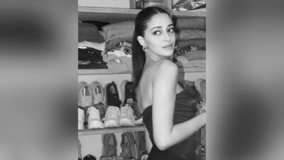 Ananya accessorised her look with a pair of silver hoop earrings, multiple statement rings adorning her fingers and a pair of high heels that rounded off her look perfectly. (Instagram/@priyankarkapadia) Ananya accessorised her look with a pair of silver hoop earrings, multiple statement rings adorning her fingers and a pair of high heels that rounded off her look perfectly. (Instagram/@priyankarkapadia)