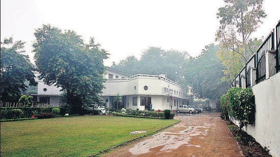The Flagstaff Road, Civil Lines bungalow that belonged to Salman Rushdie’s father Anis Rushdie. (HT Archive)