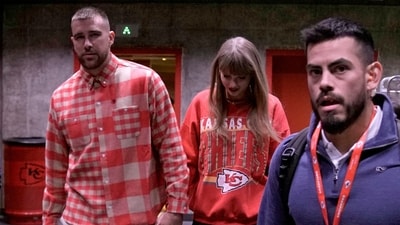 Kansas City Chiefs tight end Travis Kelce, left, and singer Taylor Swift leave Arrowhead stadium after an NFL football game. (AP Photo/Charlie Riedel) (AP) Kansas City Chiefs tight end Travis Kelce, left, and singer Taylor Swift leave Arrowhead stadium after an NFL football game. (AP Photo/Charlie Riedel) (AP)
