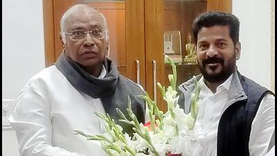 Congress president Mallikarjun Kharge with Revanth Reddy. (HT PHOTO) Congress president Mallikarjun Kharge with Revanth Reddy. (HT PHOTO)