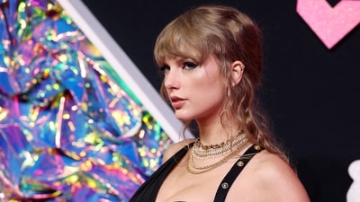 FILE PHOTO: Taylor Swift attends the 2023 MTV Video Music Awards at the Prudential Center in Newark, New Jersey, U.S., September 12, 2023. REUTERS/Andrew Kelly/File Photo (REUTERS)