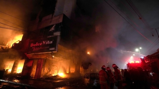 "The number of people killed in the incident has increased to 5, one person is injured," rescue officials said. Moreover, the rescue operations that continued till late last night have been completed.&nbsp;(AP)