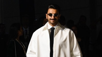 Actor Ranveer Singh sold two flats in a luxury tower in Mumbai for <span class='webrupee'>₹</span>15.24 crore. Singh is an active real estate investor, having recently purchased a quadruplex in Bandra West for <span class='webrupee'>₹</span>119 crore. 38-year-old Singh and his mother Anju Jugjeet Singh Bhavnani signed an agreement for sale for the two flats 4303 and 4304 on the 43rd floor in Tower A of Oberoi Exquisite in Goregaon with another resident in the same complex in Tower C, according to documents accessed and shared by IndexTap.com (Photo by SUJIT JAISWAL / AFP) Actor Ranveer Singh sold two flats in a luxury tower in Mumbai for <span class='webrupee'>₹</span>15.24 crore. Singh is an active real estate investor, having recently purchased a quadruplex in Bandra West for <span class='webrupee'>₹</span>119 crore. 38-year-old Singh and his mother Anju Jugjeet Singh Bhavnani signed an agreement for sale for the two flats 4303 and 4304 on the 43rd floor in Tower A of Oberoi Exquisite in Goregaon with another resident in the same complex in Tower C, according to documents accessed and shared by IndexTap.com (Photo by SUJIT JAISWAL / AFP)