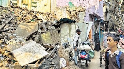 Located close to the Walled City’s vanished city wall, Ganj Meer Khan is crammed with buildings rich in minute detailing. Located close to the Walled City’s vanished city wall, Ganj Meer Khan is crammed with buildings rich in minute detailing.