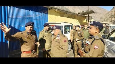 The court had directed panel to visit and inspect Jammu-Srinagar National Highway (NH-44) and NH 244 that connects Khanabal- Achabal- Kokernag- Daksum- Sinthan pass -Thathri in Doda and Mughal Road to ascertain the reasons for the accidents. (HT Photo) The court had directed panel to visit and inspect Jammu-Srinagar National Highway (NH-44) and NH 244 that connects Khanabal- Achabal- Kokernag- Daksum- Sinthan pass -Thathri in Doda and Mughal Road to ascertain the reasons for the accidents. (HT Photo)