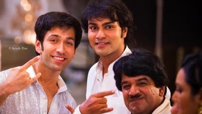 Nakuul Mehta and Junior Mehmood from Pyaar Ka Dard Hai Meetha Meetha Pyaara Pyaara sets. Nakuul Mehta and Junior Mehmood from Pyaar Ka Dard Hai Meetha Meetha Pyaara Pyaara sets.
