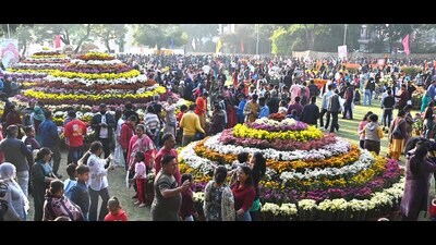 Residents flocked to Terraced Garden in Chandigarh’s Sector 33 on Sunday, the last day of the 36th Chrysanthemum Show. (Keshav Singh/HT)