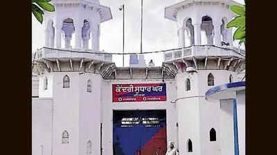 Sources said that the jail inmates had converted iron scrapes into sharp-edged weapon (HT File Photo)