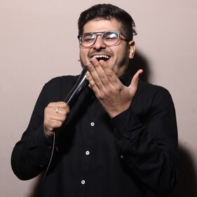 Comedian Rajat Chauhan will be hosting the night. Comedian Rajat Chauhan will be hosting the night.