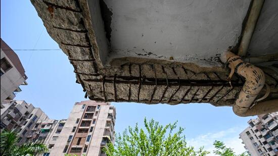 According to an Indian Institute of Technology (IIT) report from last year, the society with 12 towers was found to be structurally weak. (HT Photo)