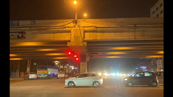 New traffic lights have also been installed at the Gopal Sweets Chowk in Kharar. (HT PHOTO)