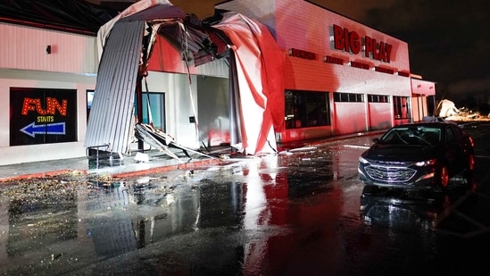 Six people died and nearly 20 injured after tornadoes and severe thunderstorms hit Tennessee, US.&nbsp;&nbsp;(REUTERS)