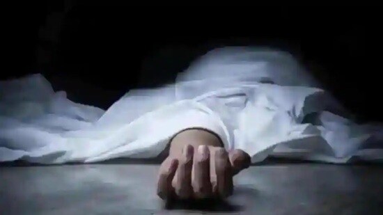 Uttar Pradesh ranks 13th in suicides by daily wagers (490 instances), ninth in suicides by professionals (708), and seventh in suicides by those involved in the farming sector (413 suicides). (FOR REPRESENTATION)