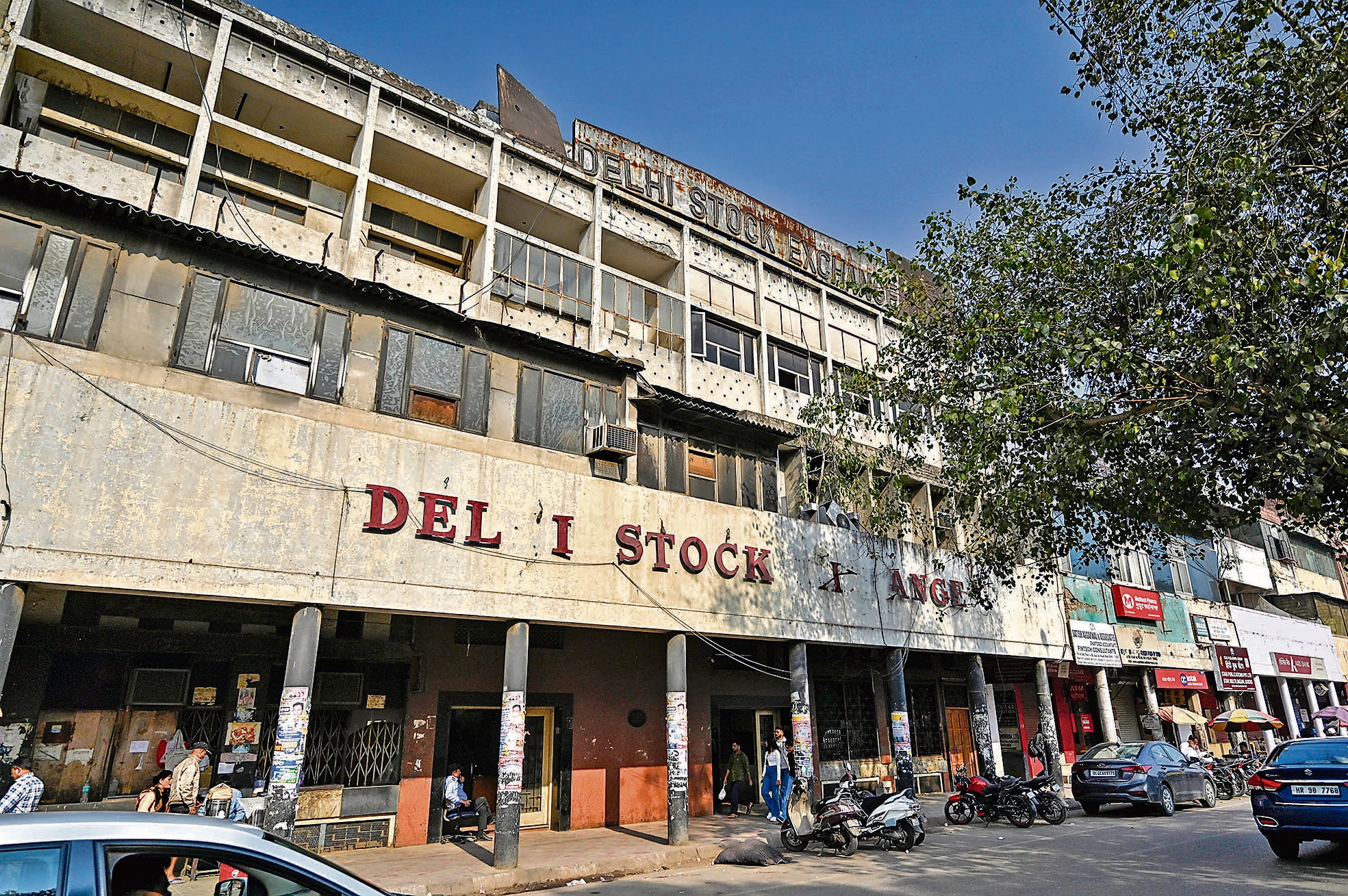 In addition to being the home of several business houses and their regional offices, Asaf Ali Road hosted the Delhi Stock Exchange. (Raj K Raj/HT Photo) In addition to being the home of several business houses and their regional offices, Asaf Ali Road hosted the Delhi Stock Exchange. (Raj K Raj/HT Photo)
