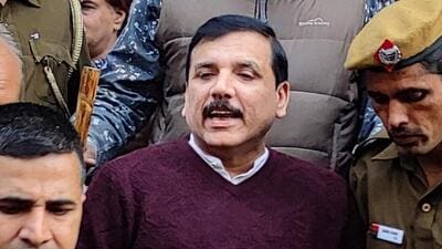 Amritsar: AAP leader Sanjay Singh being escorted to Amritsar court in connection with a defamation case filed by SAD leader Bikram Singh Majithia against him, in Amritsar, Saturday, Nov. 18, 2023. (PTI Photo)(PTI11_18_2023_000116B) (PTI) Amritsar: AAP leader Sanjay Singh being escorted to Amritsar court in connection with a defamation case filed by SAD leader Bikram Singh Majithia against him, in Amritsar, Saturday, Nov. 18, 2023. (PTI Photo)(PTI11_18_2023_000116B) (PTI)