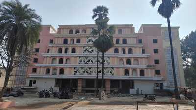 Multi-level parking near Ayodhya district court (HT photo) Multi-level parking near Ayodhya district court (HT photo)