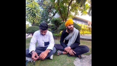 The investigating officer from Sector 11 police station had requested PGIMER to constitute a medical board to conduct the autopsy, on the insistence of the patient’s husband, Gurvinder Singh (right), a resident of Rajpura, Patiala. (HT Photo) The investigating officer from Sector 11 police station had requested PGIMER to constitute a medical board to conduct the autopsy, on the insistence of the patient’s husband, Gurvinder Singh (right), a resident of Rajpura, Patiala. (HT Photo)