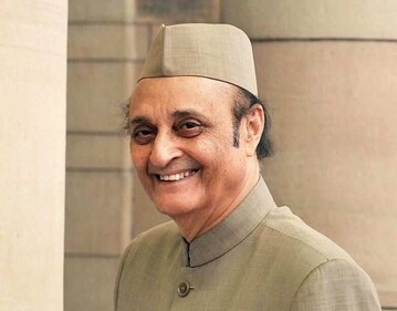 Politician-philosopher Karan Singh will be reciting poetry at this event organised in collaboration with The Poetry Society (India). Politician-philosopher Karan Singh will be reciting poetry at this event organised in collaboration with The Poetry Society (India).