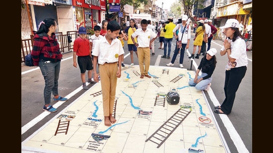 PMC arranged Pedestrian Day on Monday as citizens were treated to a day full of activities, and pedestrian-friendly urban spaces. (RAHUL RAUT/ HT PHOTO)