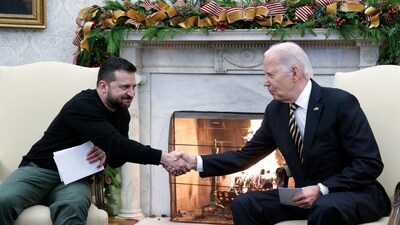 US President Joe Biden, right, and Volodymyr Zelenskiy, Ukraine's president, shake hands while meeting in the Oval Office of the White House. (Bloomberg) US President Joe Biden, right, and Volodymyr Zelenskiy, Ukraine's president, shake hands while meeting in the Oval Office of the White House. (Bloomberg)
