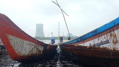 The oil spill in Chennai during cyclone Michaung is said to have spread into an area of 20 sq km entering homes and reaching the sea, says locals and experts. (HT Photo) The oil spill in Chennai during cyclone Michaung is said to have spread into an area of 20 sq km entering homes and reaching the sea, says locals and experts. (HT Photo)