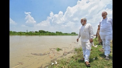 Uttar Pradesh Jal Shakti minister Swatantra Dev Singh inspecting a river. (HT PHOTO) Uttar Pradesh Jal Shakti minister Swatantra Dev Singh inspecting a river. (HT PHOTO)