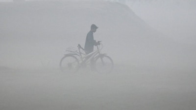 Over the past few days, the national capital has experienced below-normal temperatures. On Saturday, the city recorded a low of 8.5 degrees Celsius, and on Sunday, the minimum temperature dropped further to 8.3 degrees Celsius. (HT Photo/Sunil Ghosh) Over the past few days, the national capital has experienced below-normal temperatures. On Saturday, the city recorded a low of 8.5 degrees Celsius, and on Sunday, the minimum temperature dropped further to 8.3 degrees Celsius. (HT Photo/Sunil Ghosh)