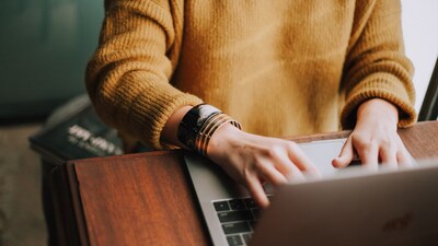 A woman shared about the incident regarding her hair on X. (Unsplash) A woman shared about the incident regarding her hair on X. (Unsplash)