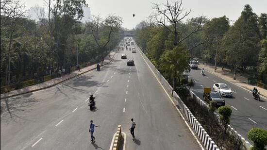 The revised speed limit will come into effect from December 15 and continue for two months, said traffic police. (HT Archive)