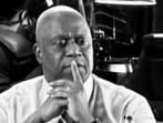 Brooklyn Nine-Nine star Andre Braugher on sets of the show. 
