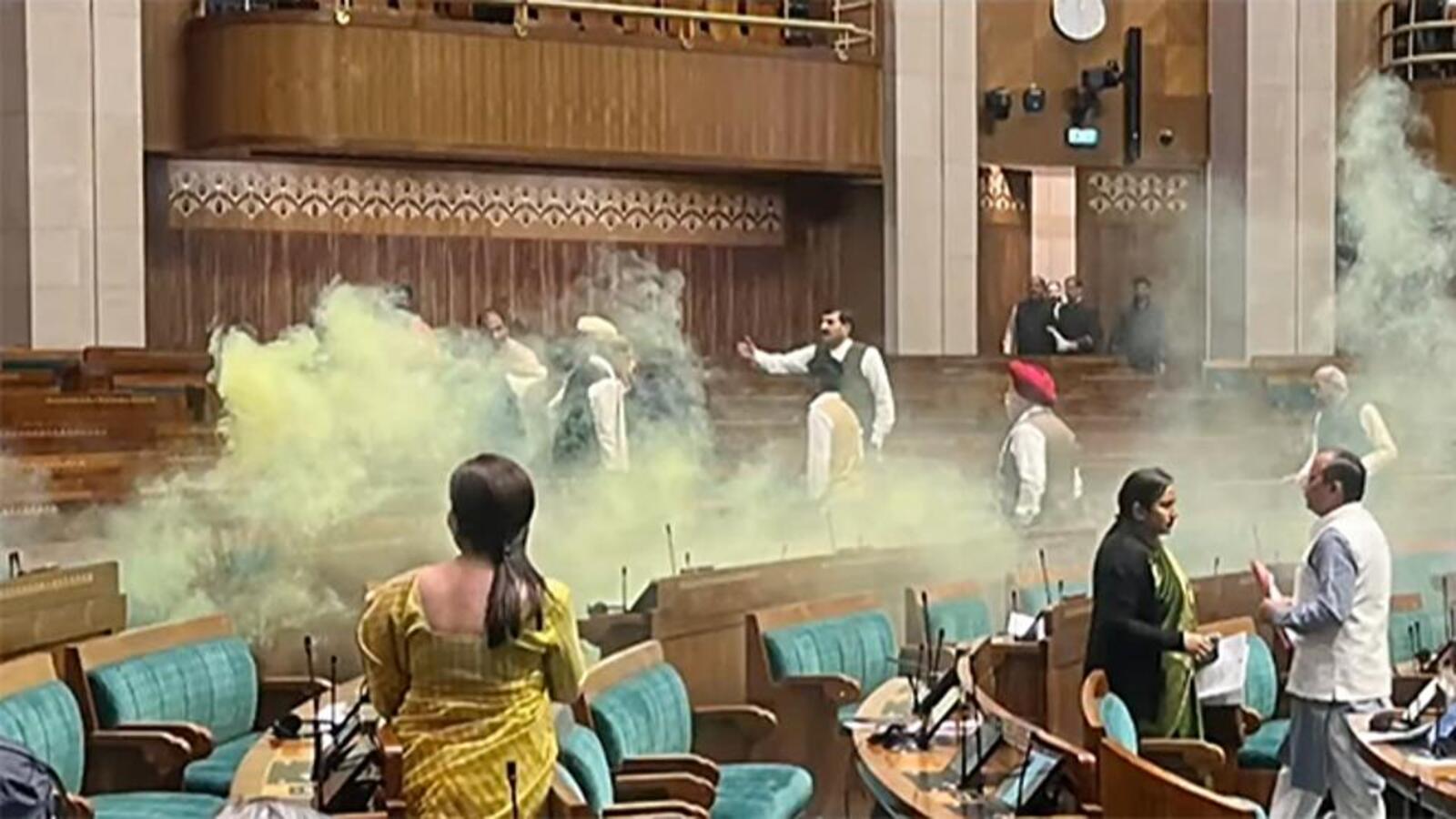Parliament security breach: Eyewitnesses recall a thud and smoke - Vimarsana News