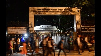 As per the letter received by the institute from the Public Works Department (PWD), the institute premises will now be developed and privatised under the BOT (Build-Operate-Transfer) principle. (Bhushan Koyande/HT Photo) As per the letter received by the institute from the Public Works Department (PWD), the institute premises will now be developed and privatised under the BOT (Build-Operate-Transfer) principle. (Bhushan Koyande/HT Photo)