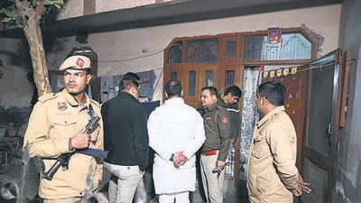 Gurugram police and a crime branch team outside the house where the accused stayed overnight. (HT/Parveen Kumar) Gurugram police and a crime branch team outside the house where the accused stayed overnight. (HT/Parveen Kumar)