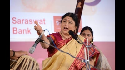 Kalapini Komakali performing during the 69th Sawai Gandharva Bhimsen Mahotsav in Pune on Wednesday. (HT PHOTO) Kalapini Komakali performing during the 69th Sawai Gandharva Bhimsen Mahotsav in Pune on Wednesday. (HT PHOTO)