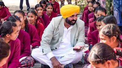 Punjab CM Bhagwant Mann conducted surprise inspections at government schools in Rupnagar. (HT Photo)