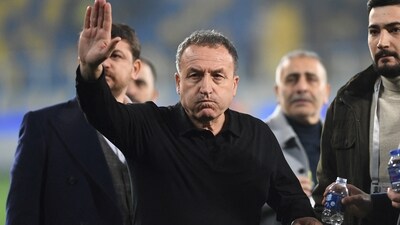 MKE Ankaragucu President Faruk Koca reacts as he leaves the field after the team's Super Lig home match against Caykur Rizespor (REUTERS)